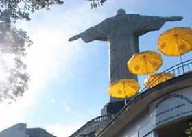 Статуя христа искупителя в рио-де-жанейро, бразилия